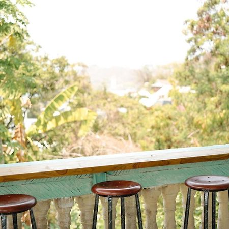 Bajo Bunkhouse Hostel Labuan Bajo Kültér fotó